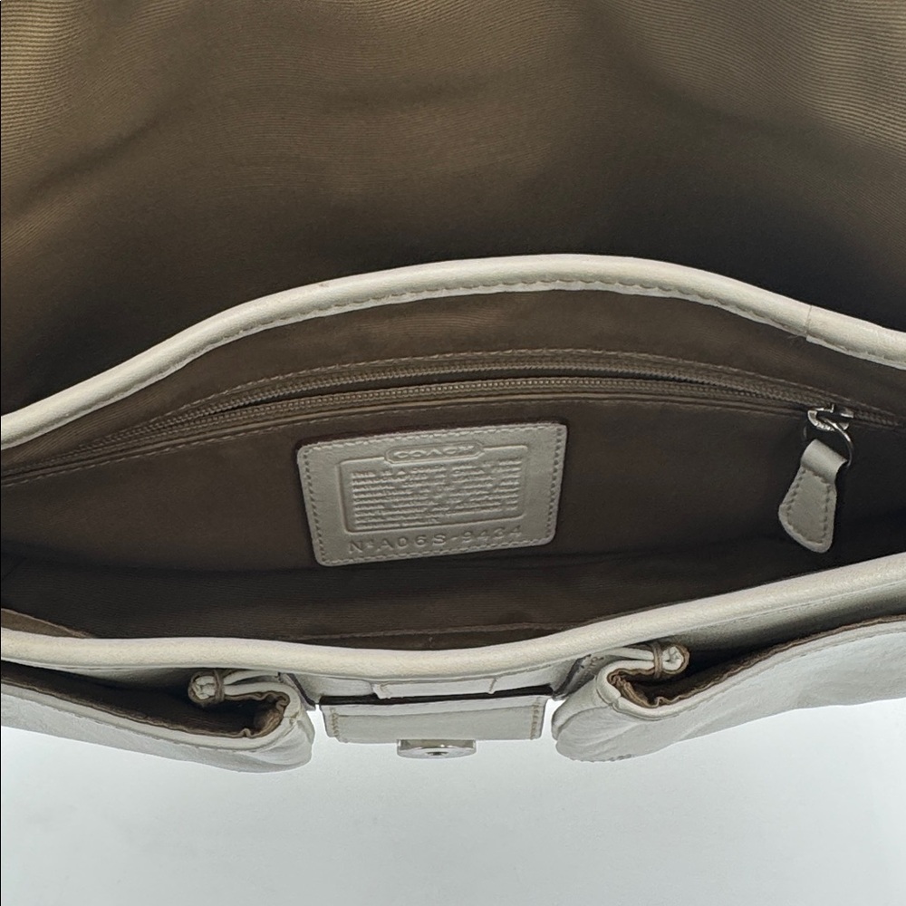 Coach Y2K Chalk White SoHo Pocket Leather Shoulder Bag - Picture 11 of 15